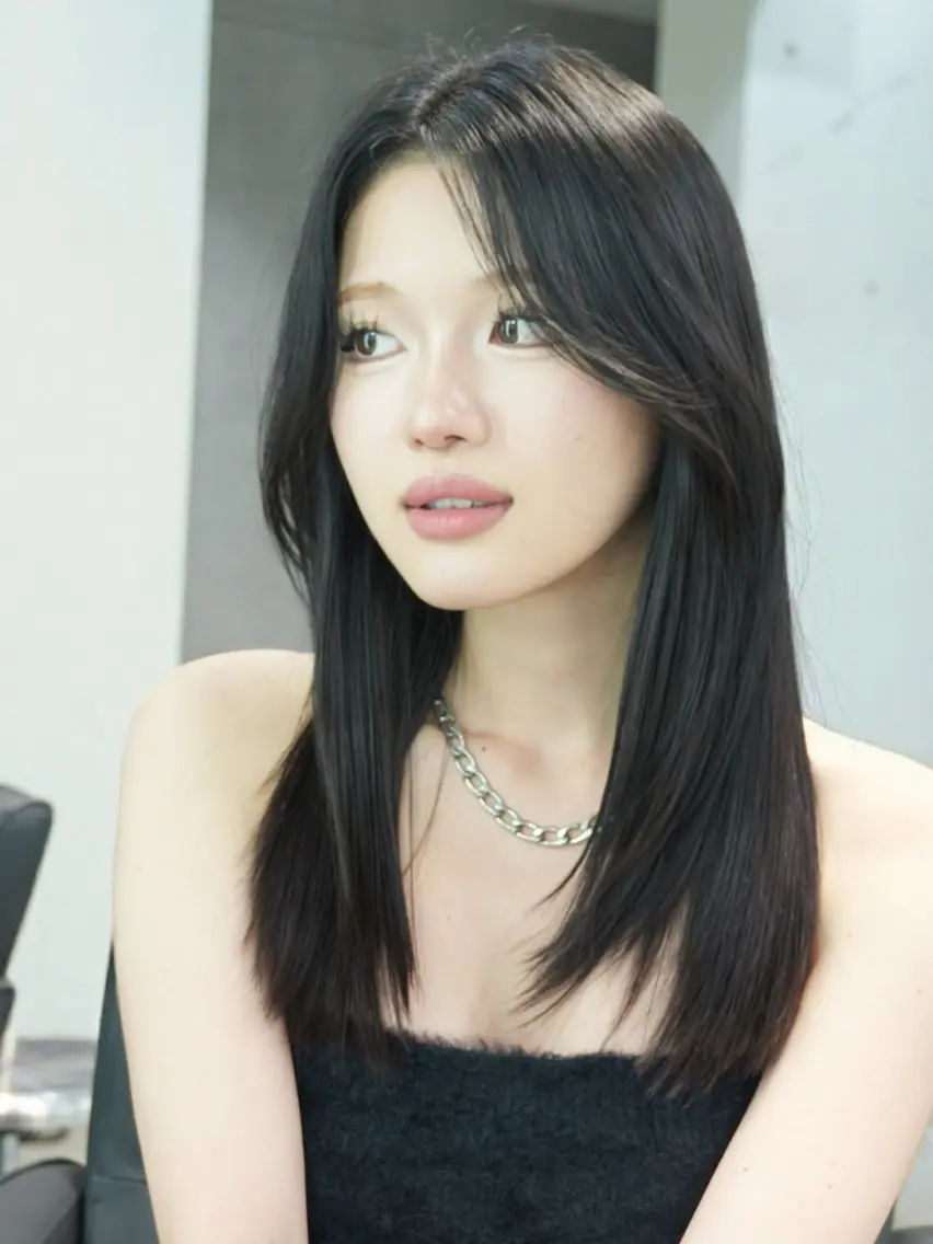 セミロング レイヤーカット カット Airi 韓国y2k ハイレイヤーのヘアスタイル