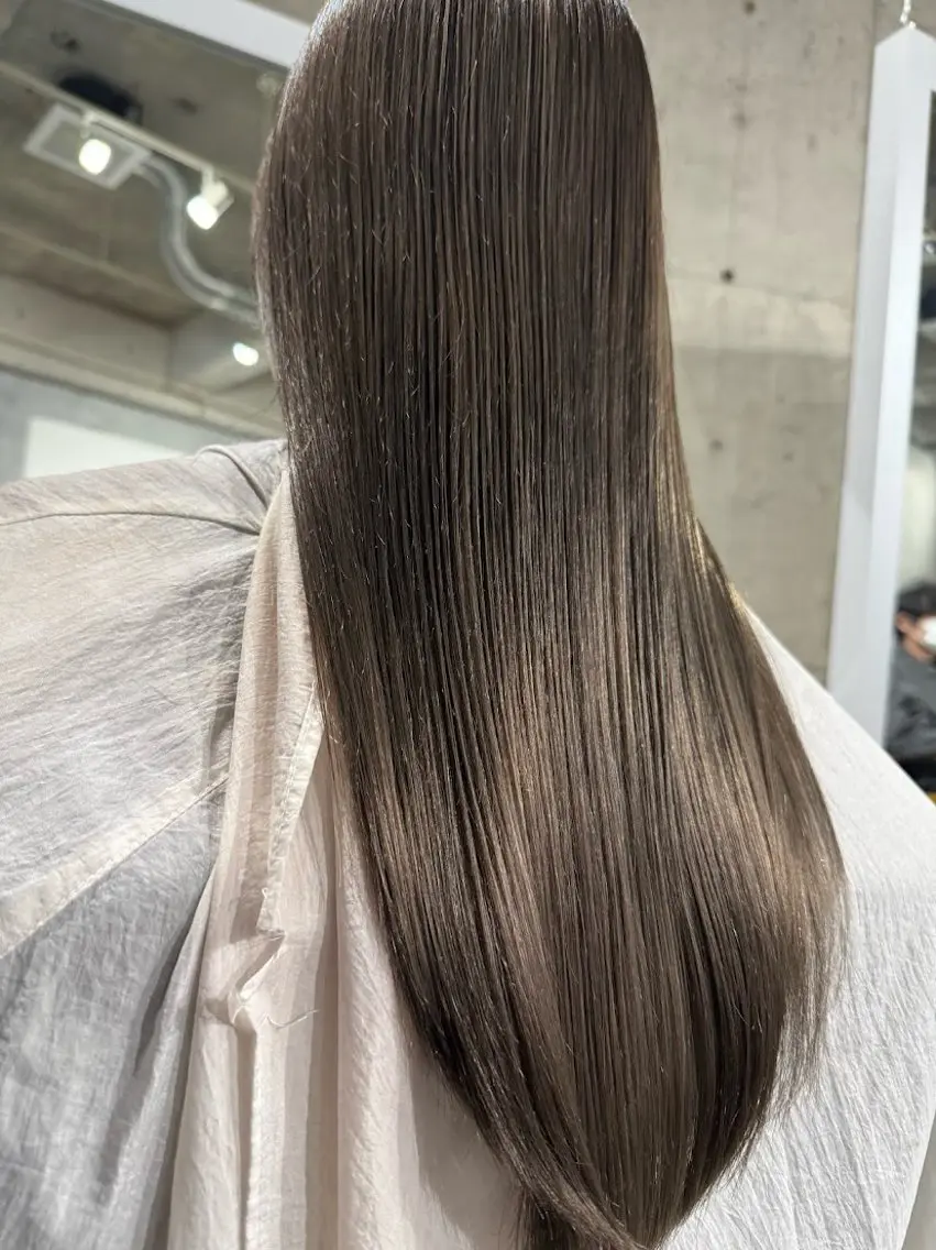 ロング ミヤタ フミヤのヘアスタイル