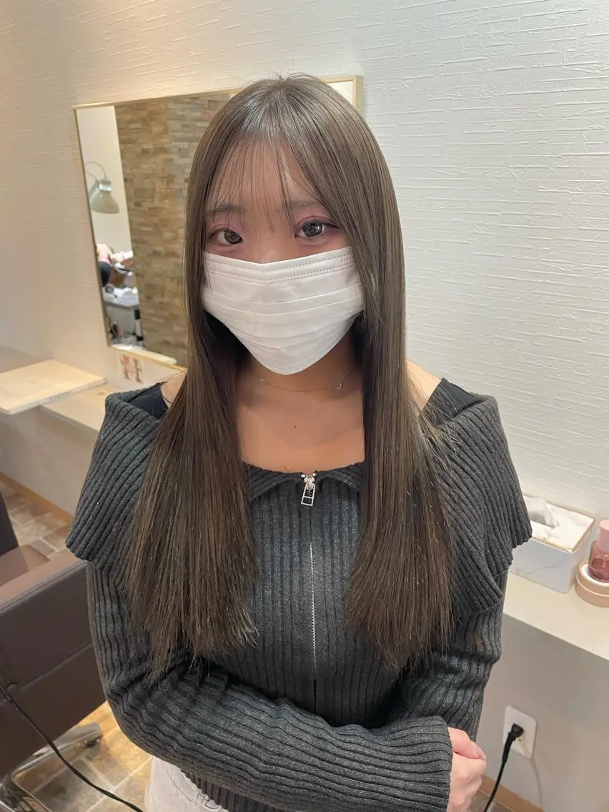 ロング カラー グレージュ ヘアカラー YUI/ ブリーチカラー🌷のヘアスタイル