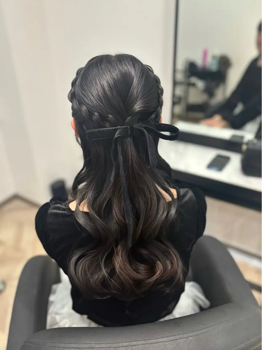 ロング ヘアアレンジ ハーフアップ 顔周りカット カット ヘアセット 𝒎𝒐𝒆🩰 名駅/ヘアメ/暖色♡のヘアスタイル