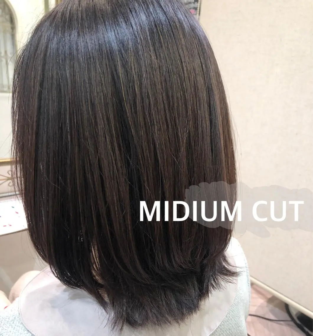 ミディアム カット ヘアカラー MYA 🤍kanaのヘアスタイル