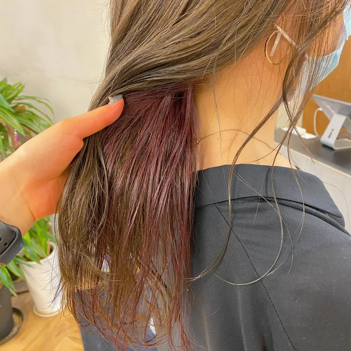 ロング 前川 朋香のヘアスタイル