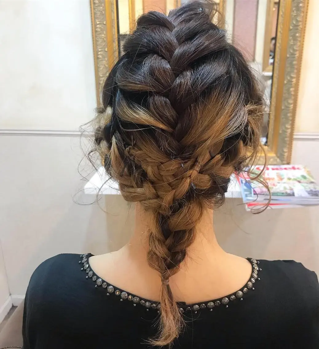 ヘアアレンジ 岩谷/ブリーチ 🪽透明感カラーのヘアスタイル