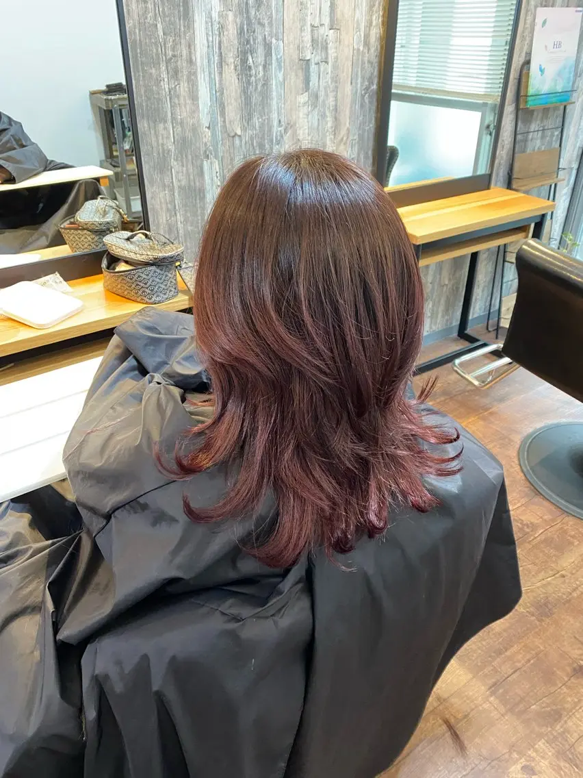 セミロング カラー カシス レイヤーカット カット ヘアカラー トリートメント Luzir⭐︎ GEN⭐︎のヘアスタイル