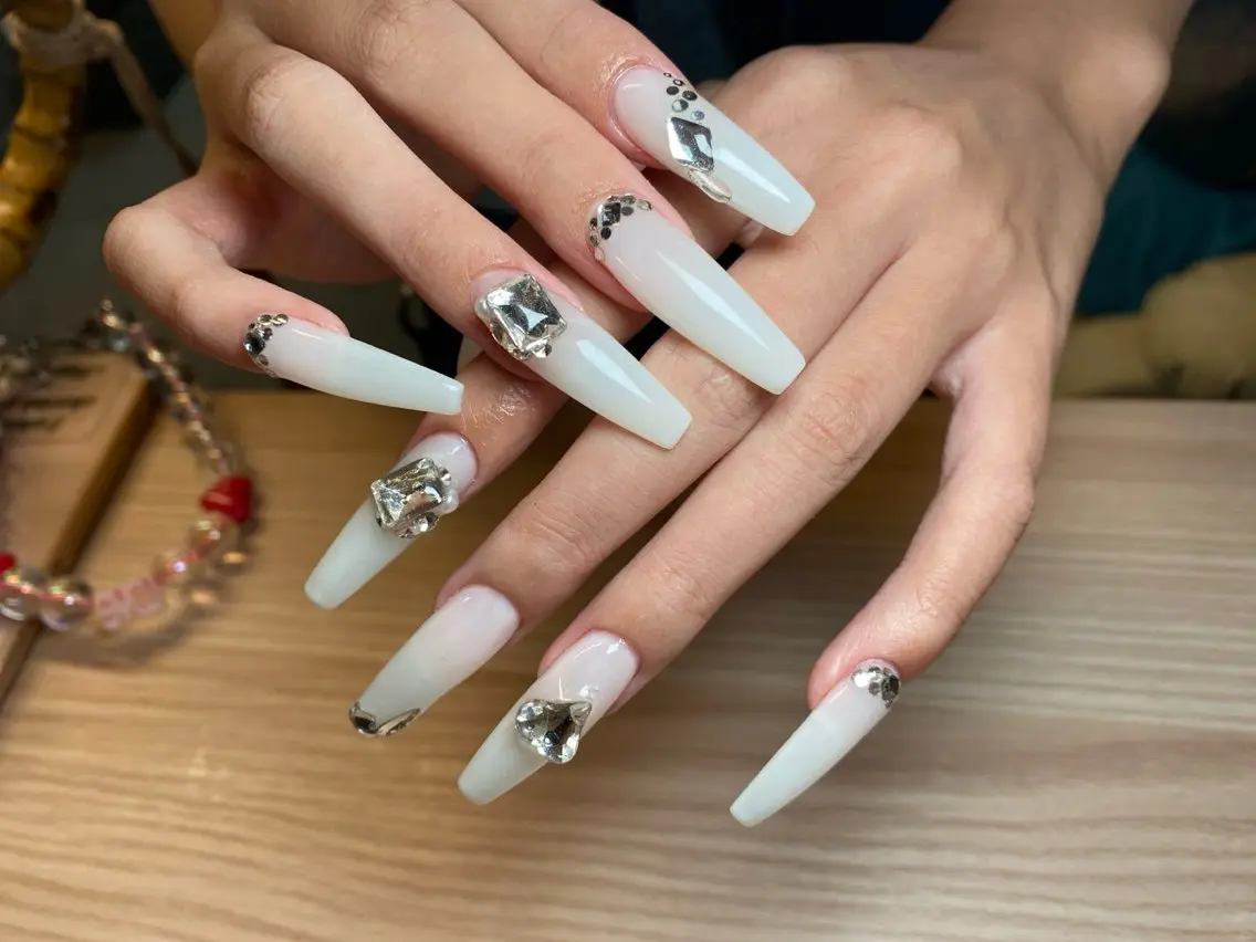 ネイル More Glam 池袋東口店のネイルデザイン