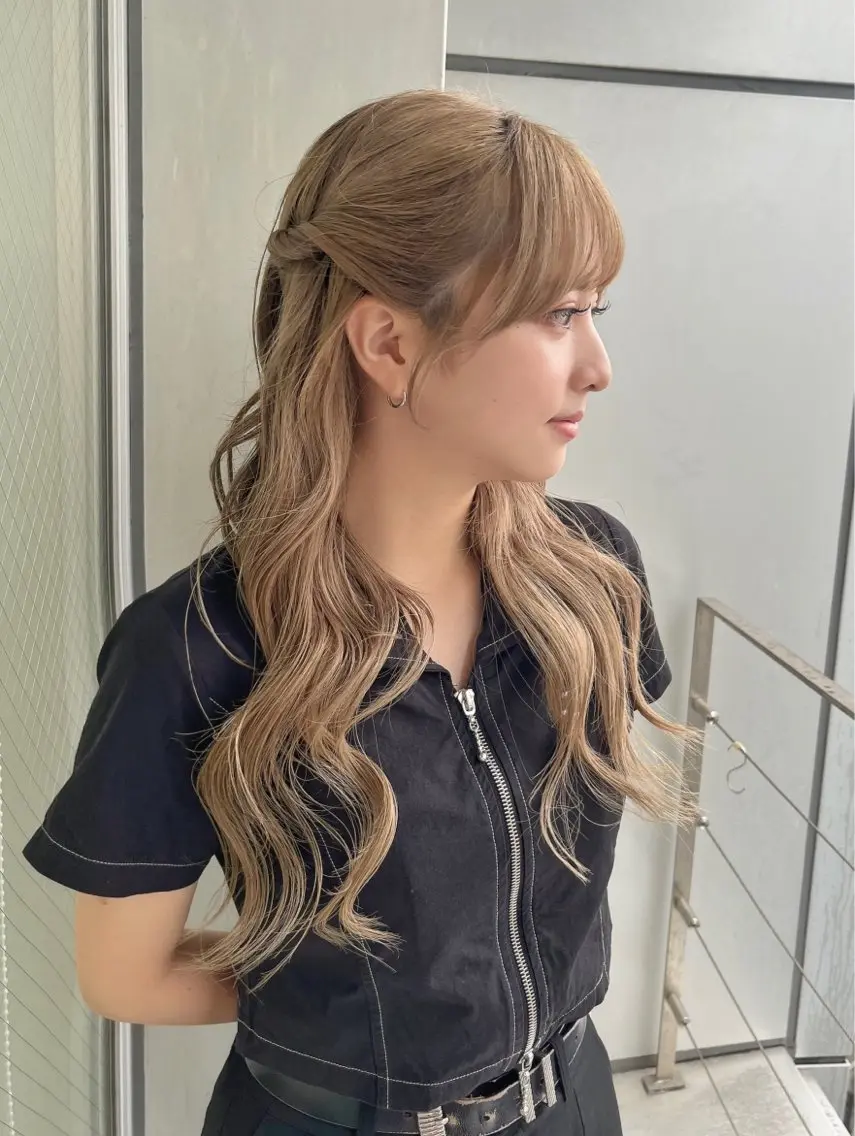 ロング カラー ヘアアレンジ ブリーチ イルミナカラー ヘアカラー ブリーチなしWカラー ✨ヘアセット特化のヘアスタイル