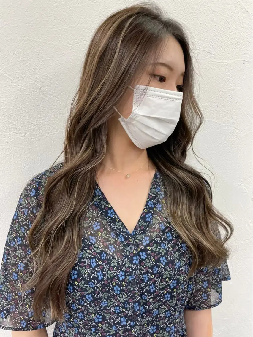 ロング カラー ブリーチ ケアブリーチ ハイライトカラー ハイライト ☀️東京→岡崎☀️ ハイライト青山彪雅のヘアスタイル