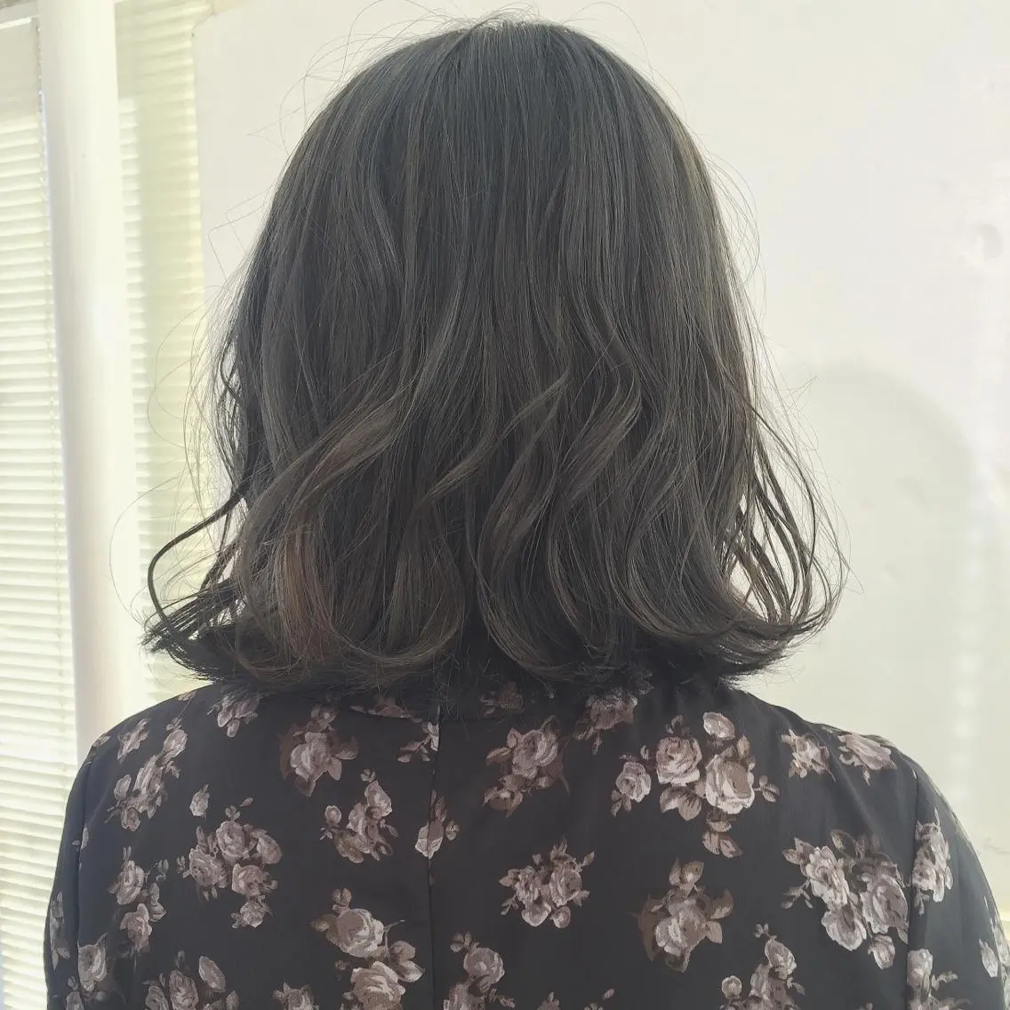 ミディアム カラー 下川 由貴のヘアスタイル