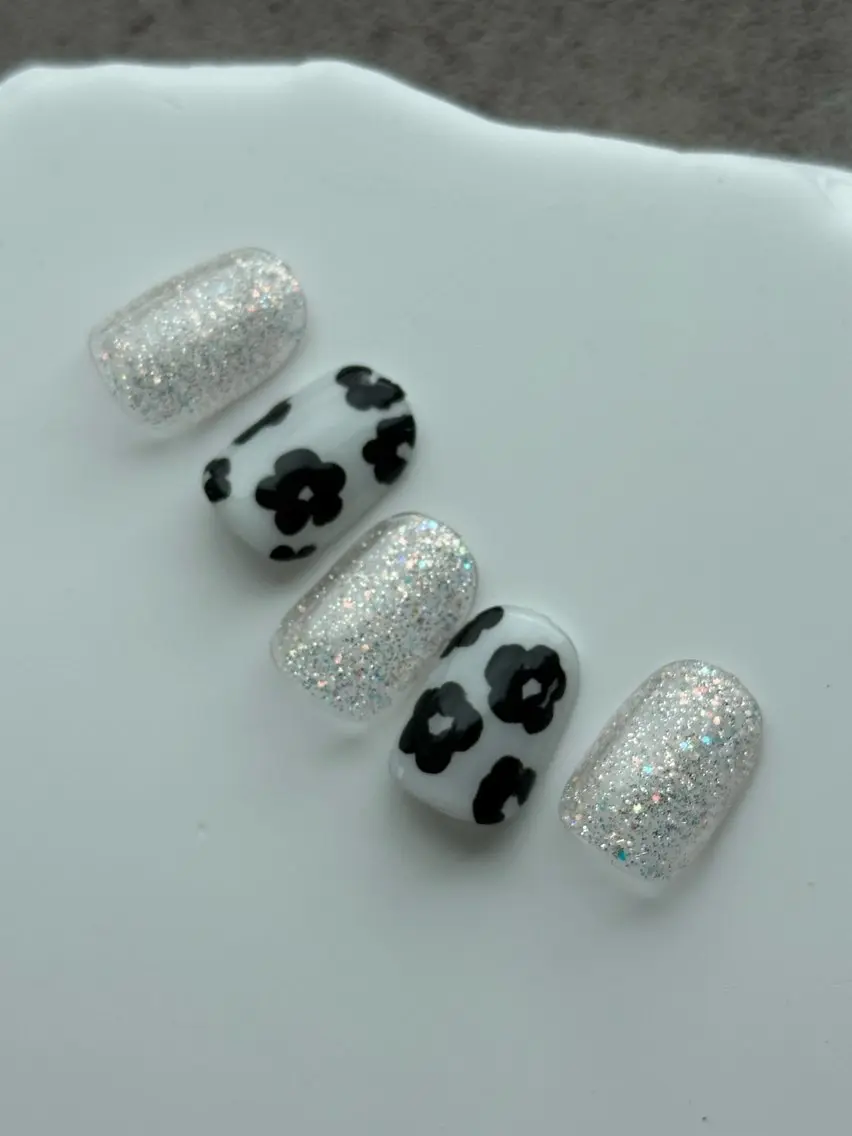 ネイル キラキラネイル Kakka Nail Shioriのネイルデザイン