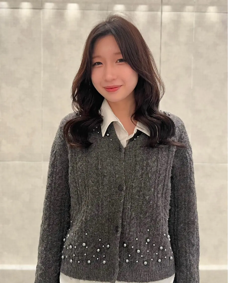 セミロング ヘアカラー ヘアセット 羽鳥 菜々子のヘアスタイル