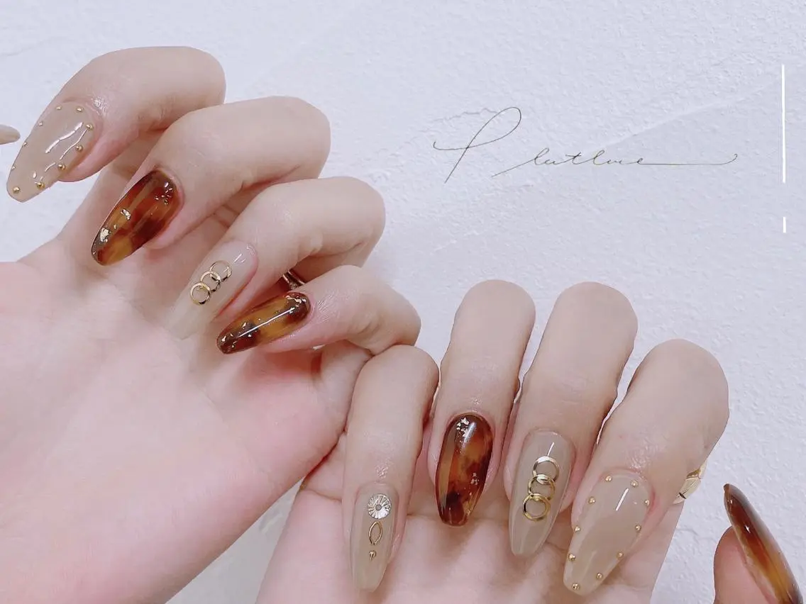 ネイル べっ甲ネイル Platluce. ERIのネイルデザイン