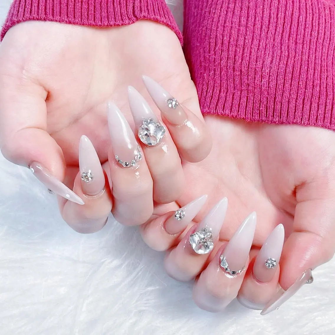 ネイル 長さ出し フレンチネイル グラデーション キラキラネイル 韓国ネイル ハンドネイル Hana Nail Salonのネイルデザイン