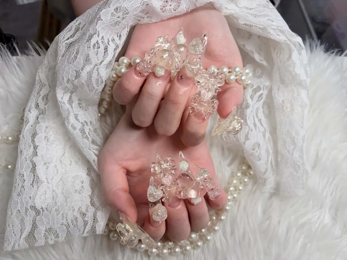 ネイル チークネイル フレンチネイル キラキラネイル 韓国ネイル マグネットネイル ハンドネイル Sakura h.babynailのネイルデザイン