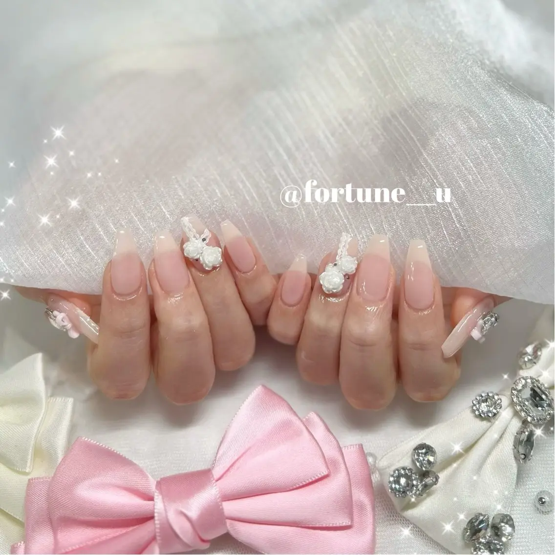 ネイル ガーリー 韓国ネイル 持ち込み ワンホンネイル ハンドネイル 💜✩.* Yuuna💜のネイルデザイン