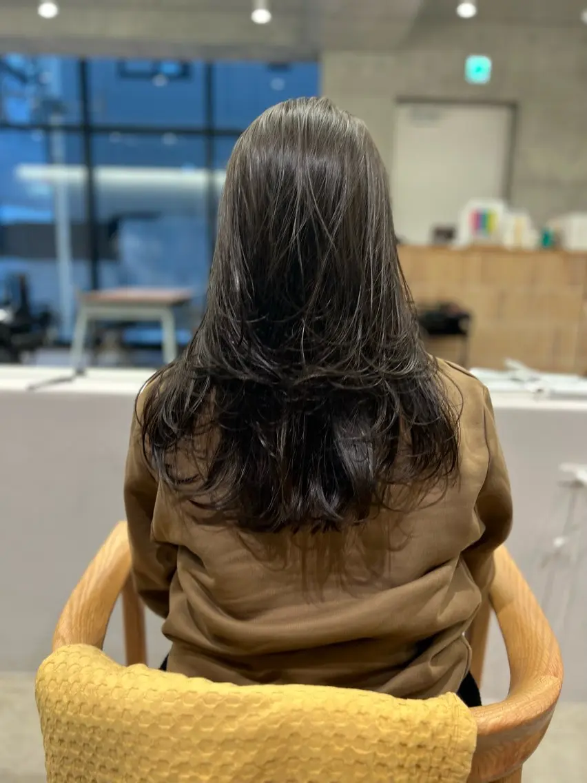 ロング カラー ブリーチ ブリーチなしカラー レイヤーカット ロング カット ヘアカラー 誰より丁寧なカット/ 小林輝/レイヤーのヘアスタイル