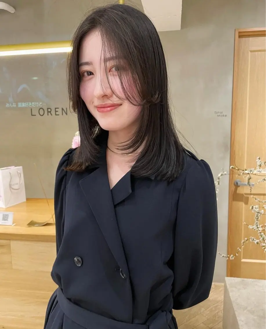 セミロング レイヤーカット カット 似合わせレイヤー ＆縮毛矯正のヘアスタイル