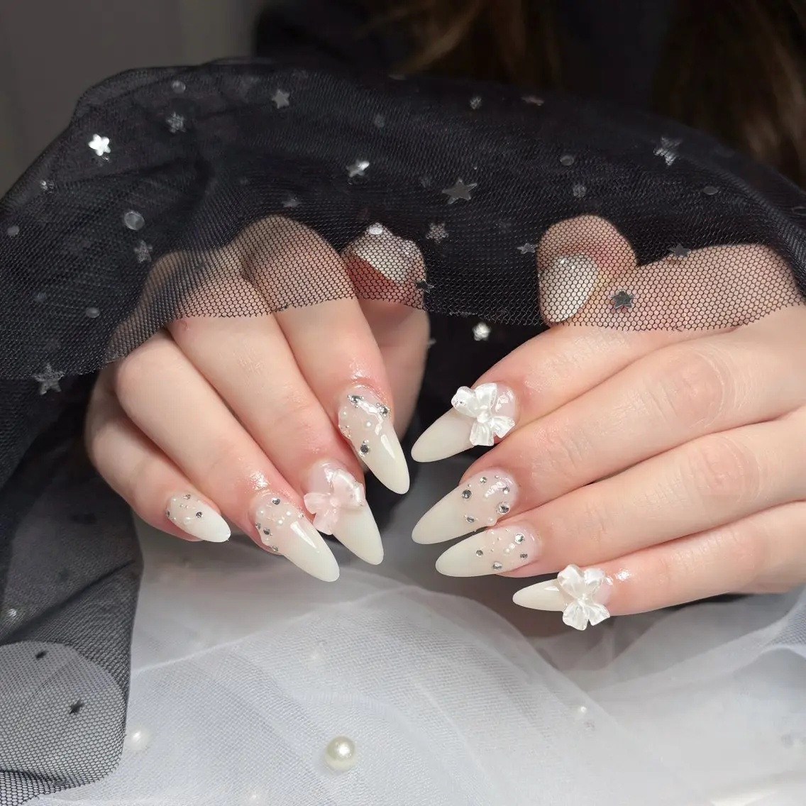 ネイル キラキラネイル シンプルネイル 春ネイル ワンホンネイル 冬ネイル ハンドネイル SORA Nailのネイルデザイン