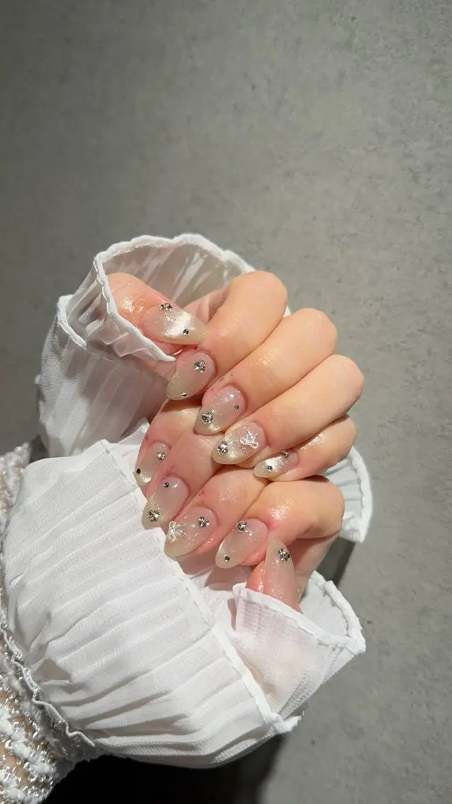 ネイル I-nailロング /ワンホン/キラキラのネイルデザイン