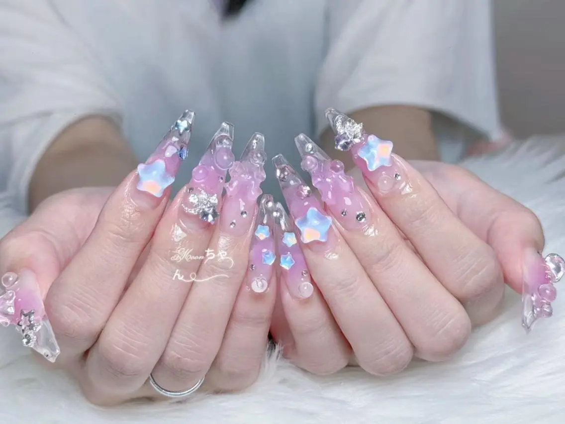 ネイル 長さ出し キラキラネイル 韓国ネイル ロングネイル マグネットネイル ハンドネイル ハンドケア KTNail 🎀 長さ出し専門店のネイルデザイン