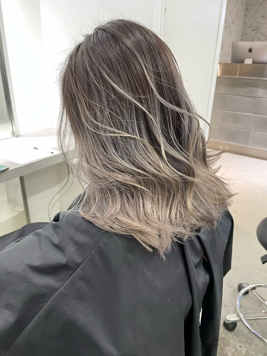 ミディアム カラー ヘアアレンジ バレイヤージュ レイヤーカット 🎗秋山勇/ GEAR.代表のヘアスタイル