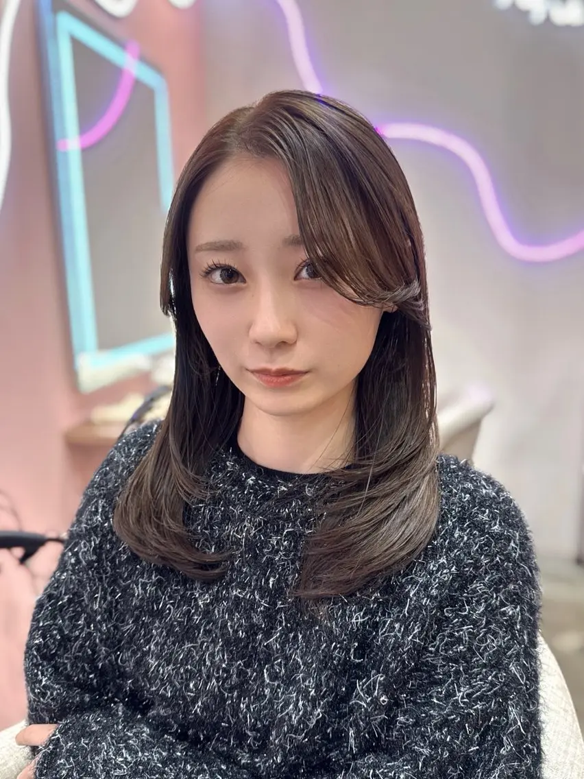 ミディアム カット ヘアカラー 艶カラー✨レイヤー 𝐚𝐲𝐚𝐤𝐚のヘアスタイル