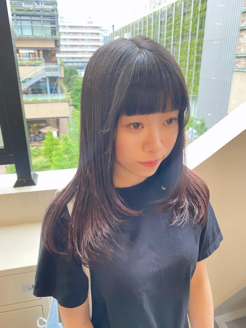 セミロング レイヤーカット 朴 鈴香のヘアスタイル