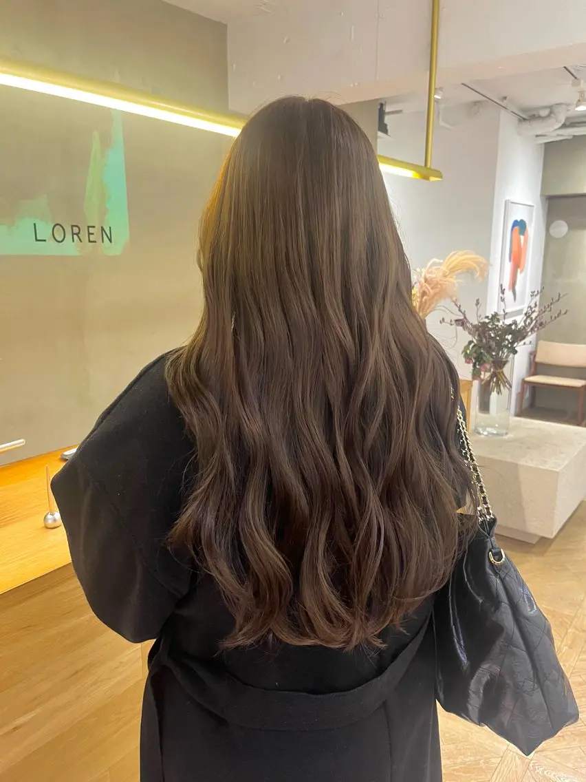 ロング カラー ベージュカラー ヘアカラー オリーブカラー/ レイヤー/ ローレンのヘアスタイル