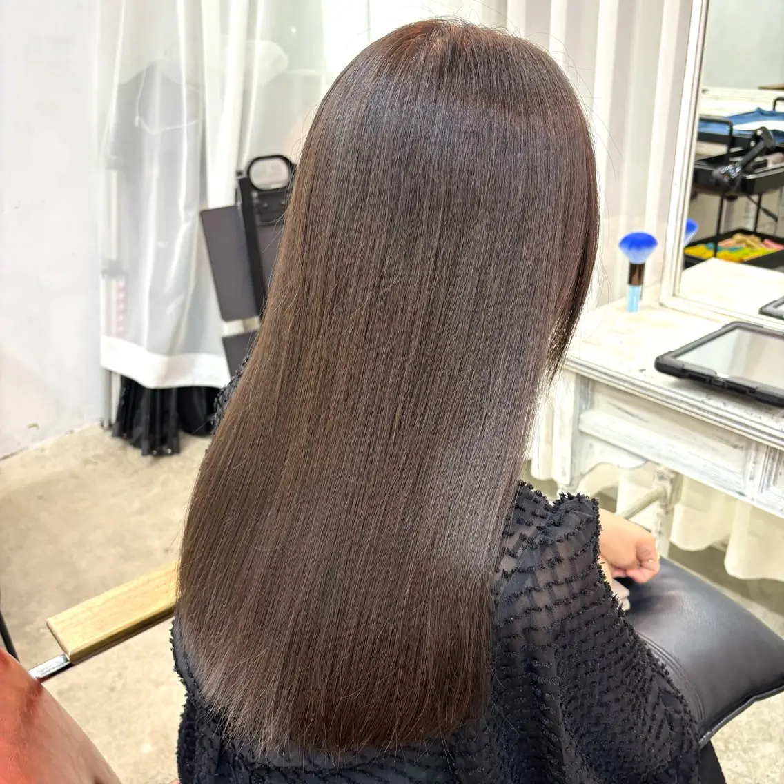 セミロング カラー ベージュカラー オリーブベージュ ヘアカラー トリートメント ヘッドスパ 艶髪‎カラー🤍 RIKAのヘアスタイル