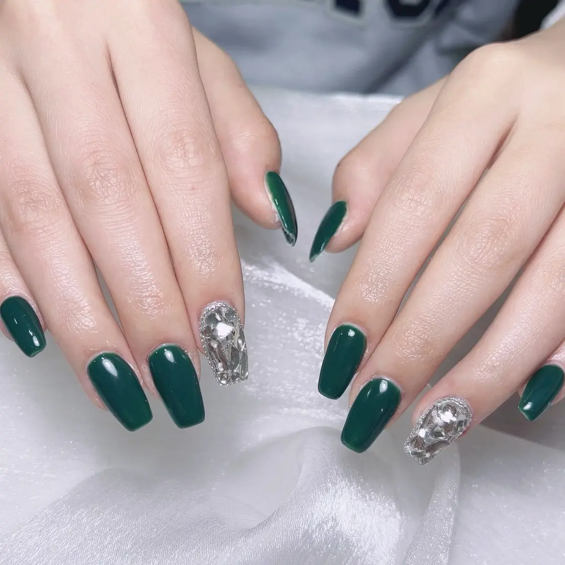 メンズ ネイル メンズ韓国風 アートネイル オーロラネイル ガーリー キラキラネイル ハンドネイル Nail salon 木にいるのネイルデザイン