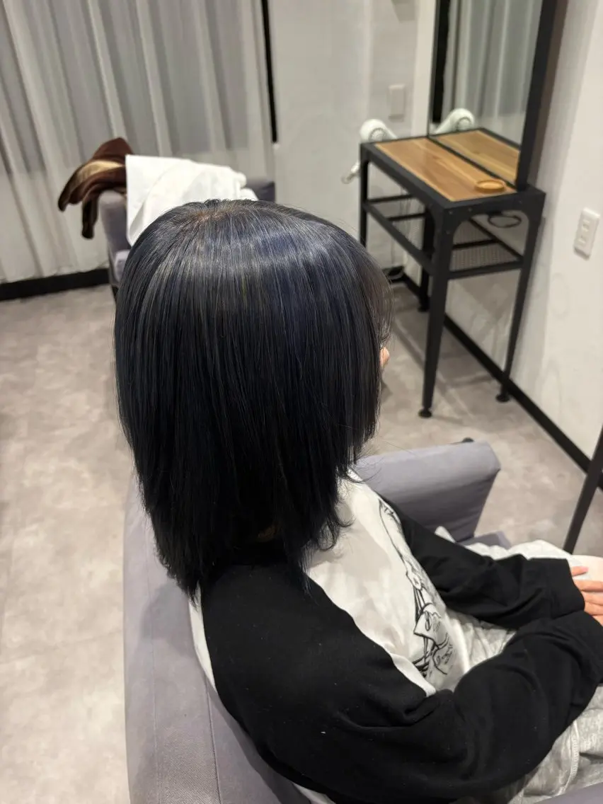 ミディアム カラー ブリーチ ブルーカラー 透明感カラー デザインカラー ヘアカラー こと/都島 /ARCOIRISのヘアスタイル