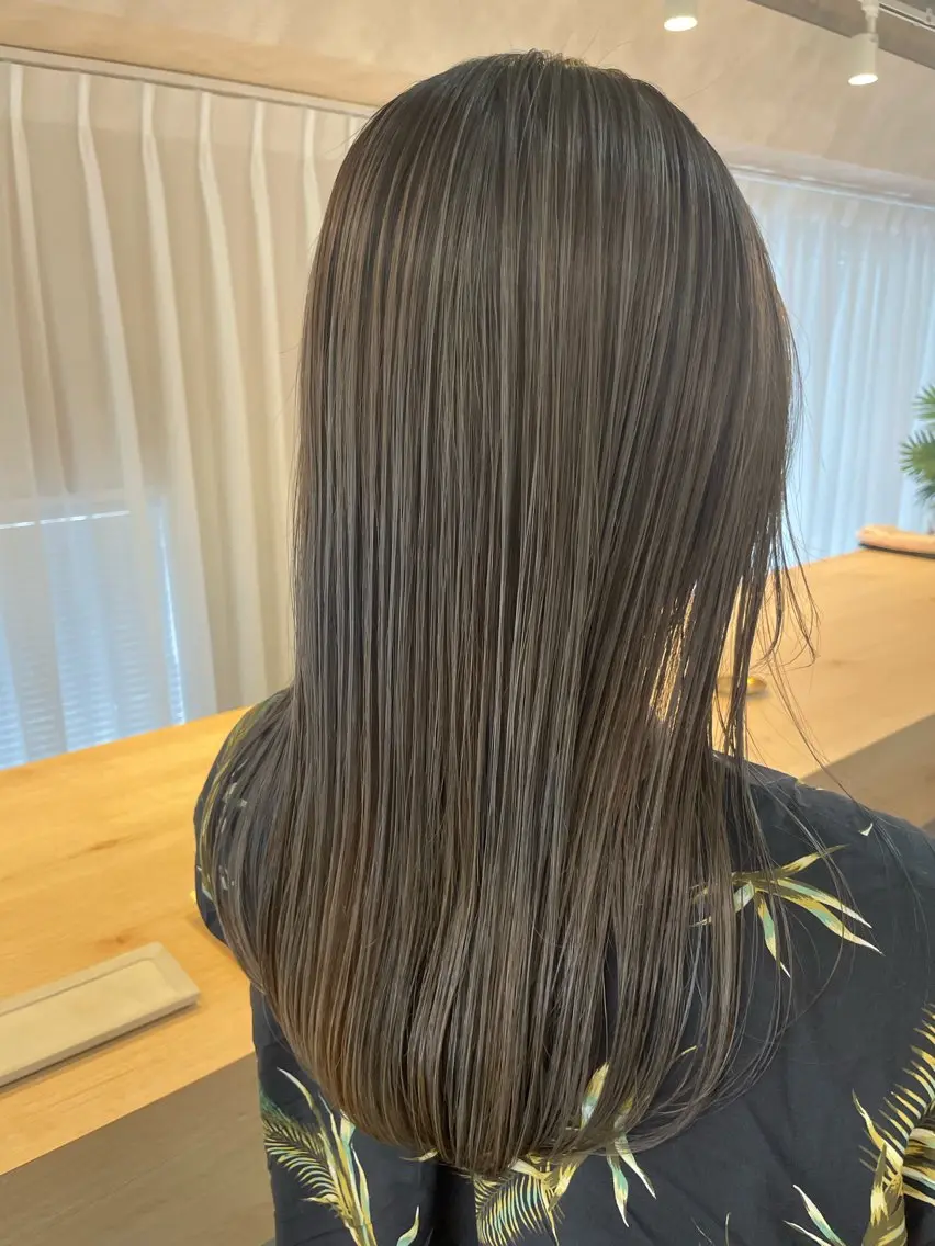 ロング カラー グレージュ ハイライトカラー ハイライト moro 丁寧なカウンセリングのヘアスタイル