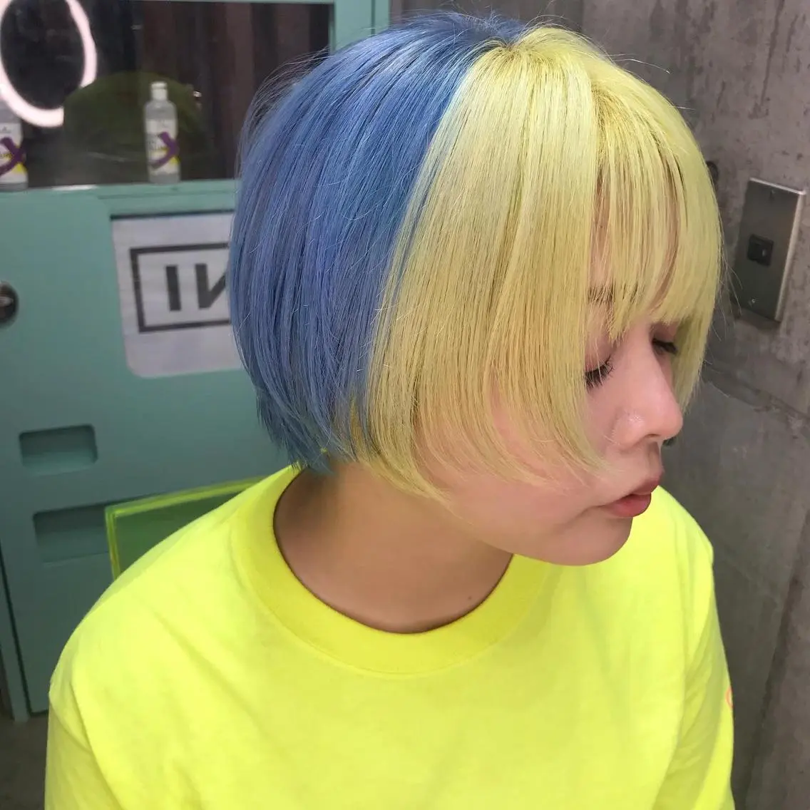 ミディアム カラー ツートーンカラー イエローカラー ホワイト&レイヤーカ ットエクステ長畠俊輔のヘアスタイル