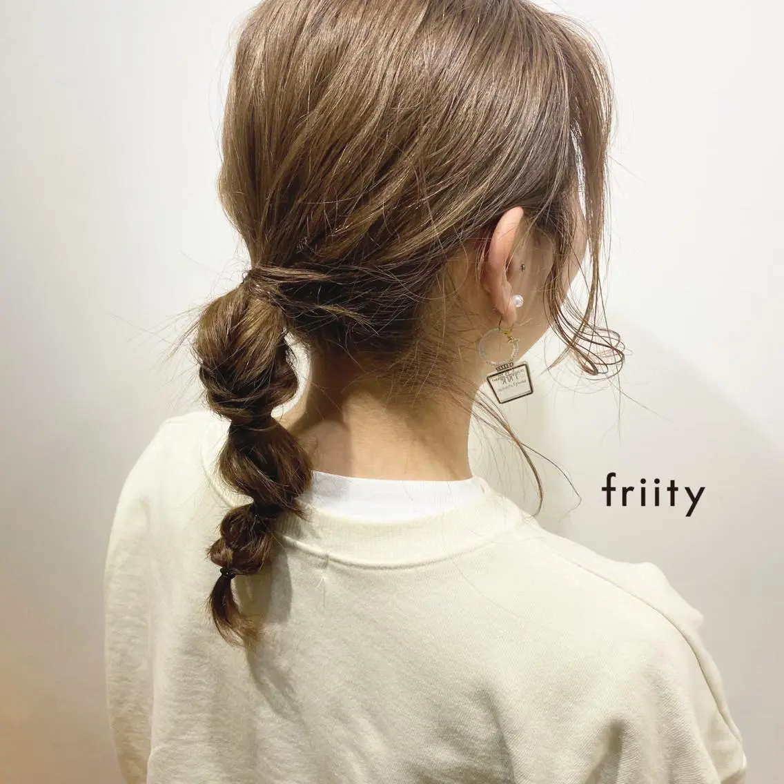 ミディアム カラー ヘアアレンジ ベージュカラー ミルキーベージュ カット ヘアカラー 中司 莉菜のヘアスタイル
