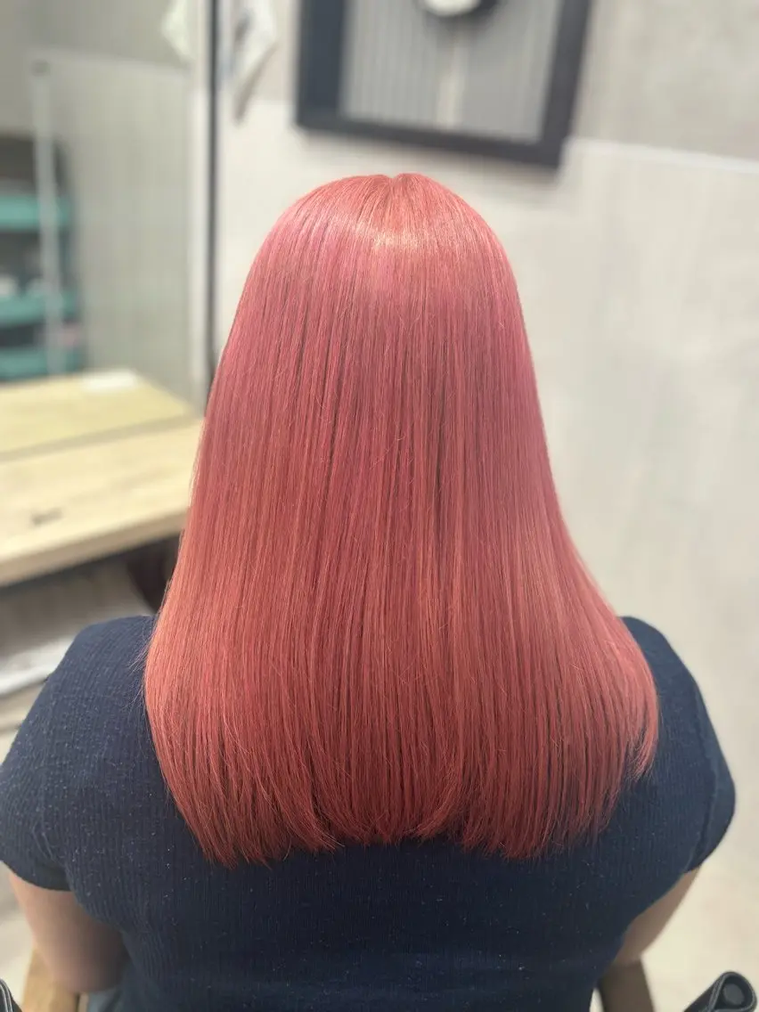 セミロング 縮毛矯正 ヘアカラー ✨渋谷ハイトーン 功太郎のヘアスタイル