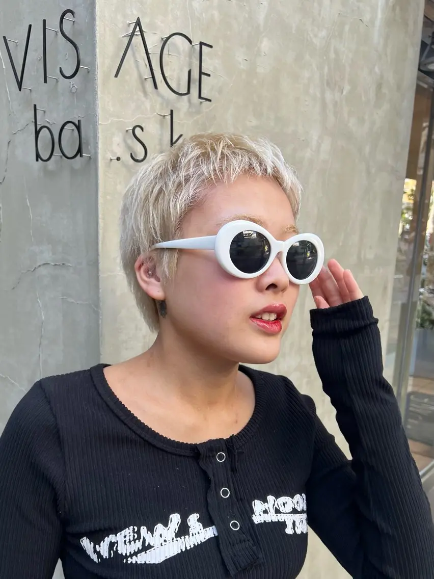 ショート カラー ベリーショート ブリーチ ブロンド 透明感カラー ハイトーンカラー カット ヘアカラー トリートメント いぐちしょうた🫧 VISAGEbaskのヘアスタイル