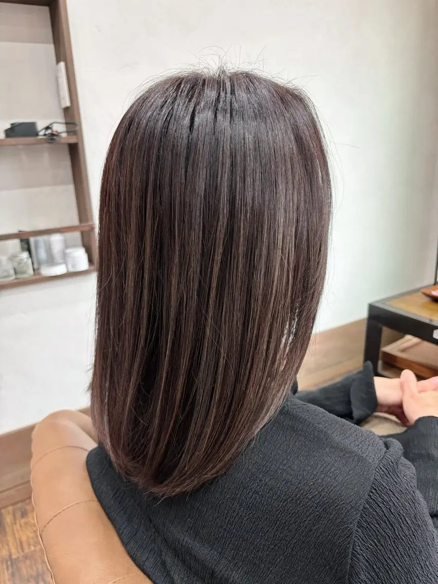 カラー ハイライトカラー 對比地 茜のヘアスタイル