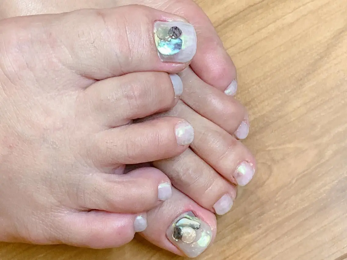 ☆アプリ限定/フットジェルネイル／シンプルビジューコース／ジェルオフ無し/カラーフリーの写真