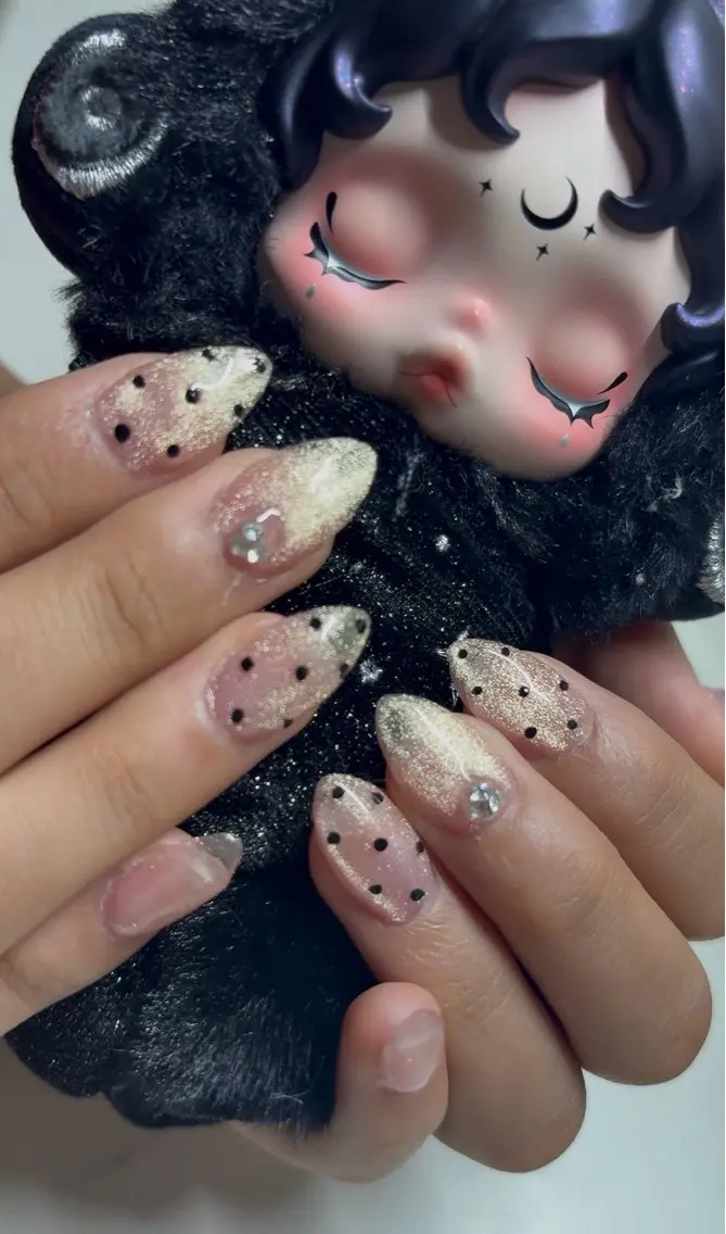 ネイル ドット マグネットネイル モンタナ nailのネイルデザイン