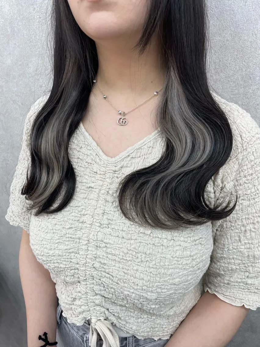 セミロング カラー 【店長】インナー指名 No.1戸塚優思のヘアスタイル