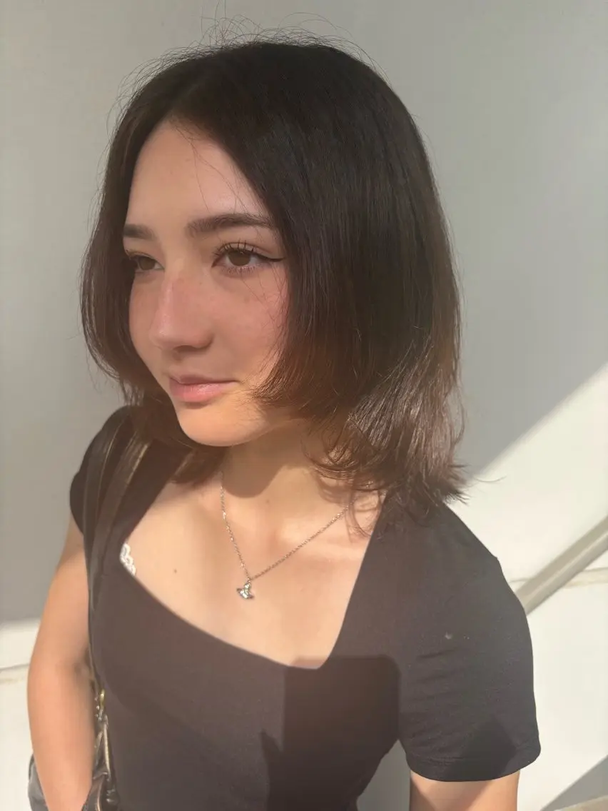 セミロング レイヤーカット カット 横須賀中央人気カラー /くるみ🎀🤍のヘアスタイル