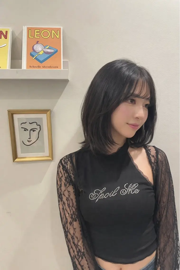 ミディアム レイヤーカット 京谷 日向のヘアスタイル