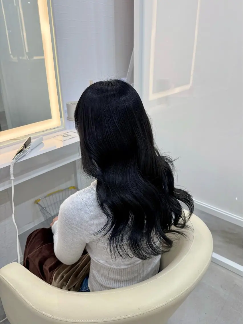ロング R/🎀 ヘアセット・艶カラーのヘアスタイル