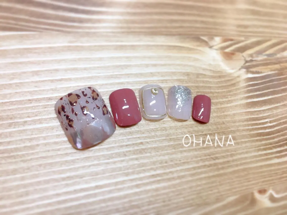 ネイル フットネイル ラメ(グリッター) ラメグラデーション ミラーネイル ニュアンスネイル nailroom OHANA🌴のネイルデザイン