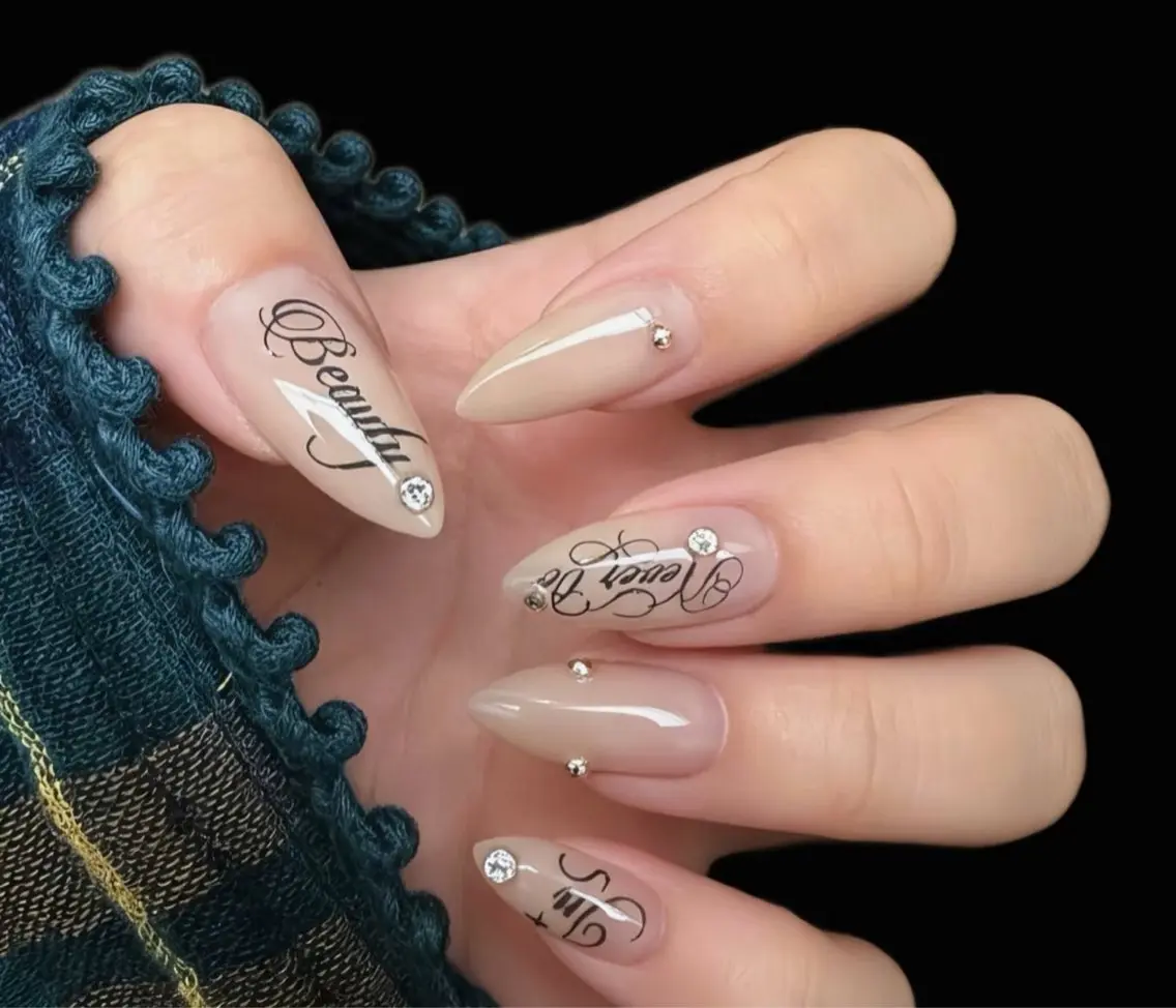 ネイル ハンドネイル Dione Nail きよみのネイルデザイン
