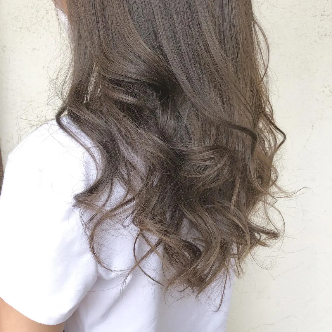 セミロング カラー アディクシーカラー 透明感カラー カット ヘアカラー トリートメント ヘアセット 艶髪育成サロン 京橋　shinのヘアスタイル