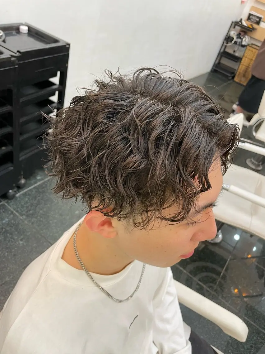 ショート カラー パーマ メンズ カット ヘアカラー パーマ 💇🏻‍♂️パーマ ニキ✨本田龍斗のヘアスタイル