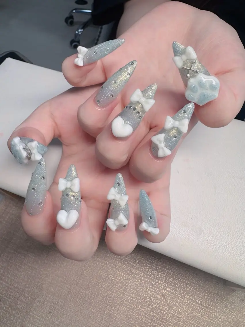 ネイル フレンチネイル ジェルネイル ガラスフレンチ ハロウィン ハート ハンドネイル H.baby Nail Salonのネイルデザイン