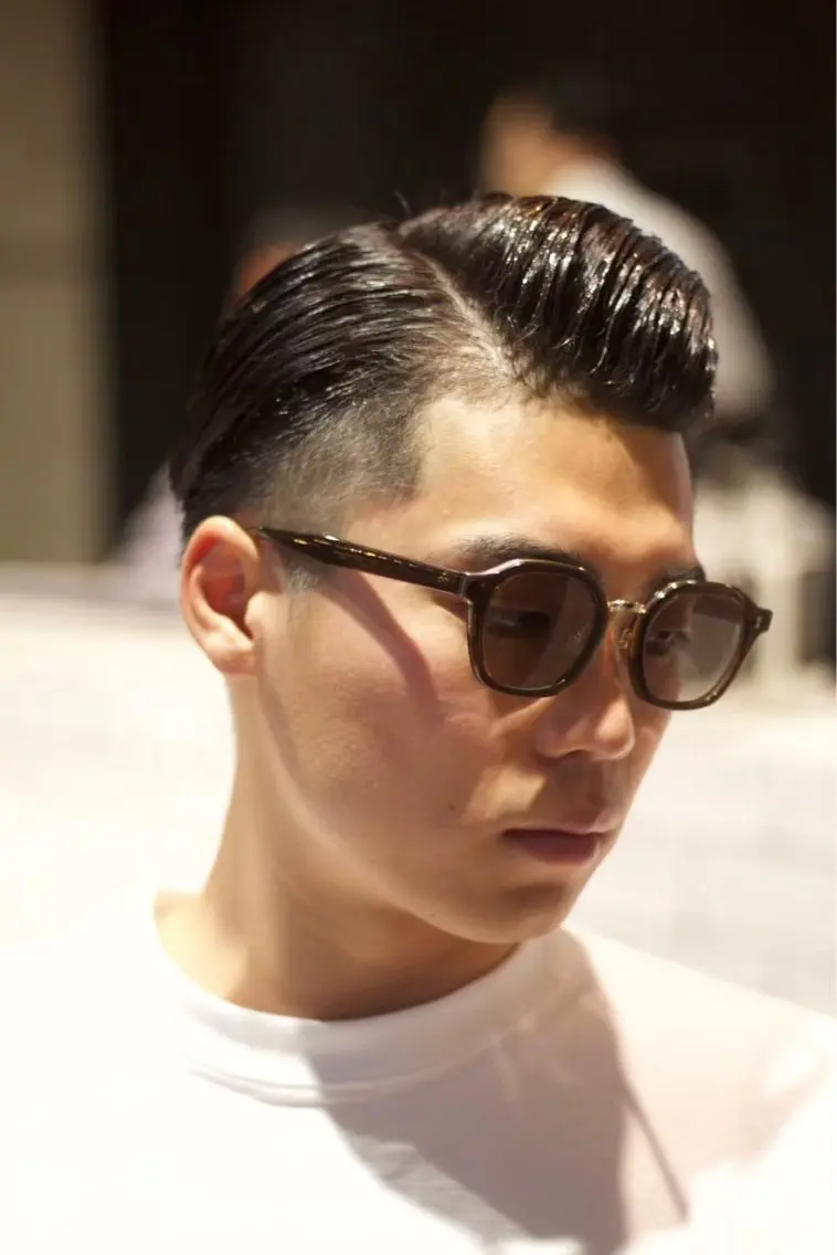 ショート メンズ メンズブリーチ フェードカット メンズパーマ スキンフェード スパイキーショート 名郷 偉織 メンズカットのヘアスタイル