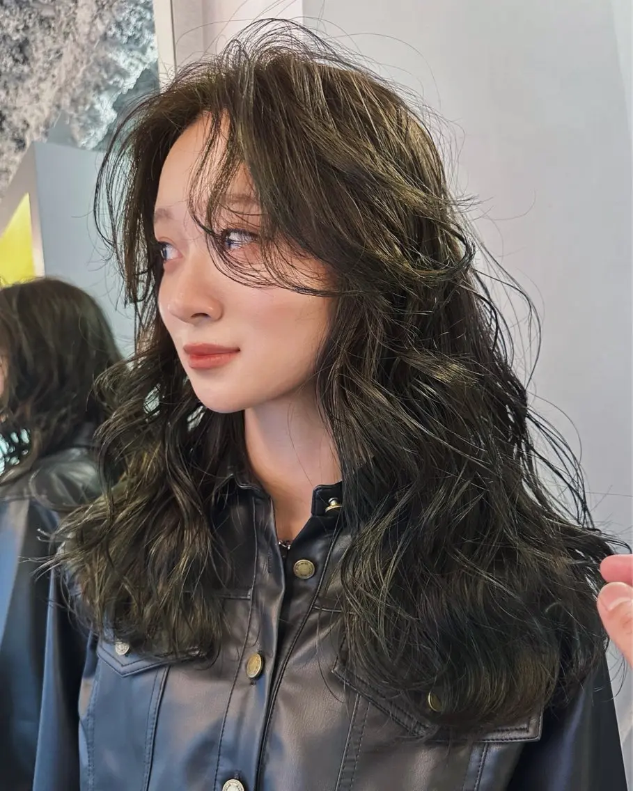 セミロング カラー ブリーチ 透明感カラー ダブルカラー ブリーチなしカラー ヘアカラー レイヤー/パーマ /ウルフ/nabeのヘアスタイル