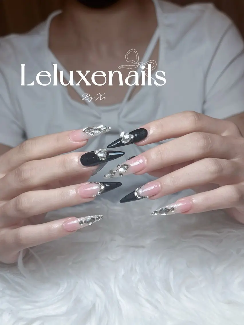 ネイル LE LUXE NAILSのネイルデザイン